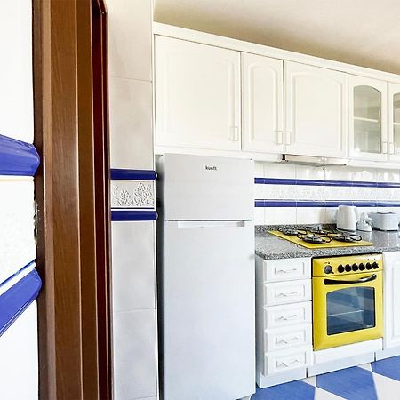 Yellow House Aveiro Smart Tv And Garage Esterno foto