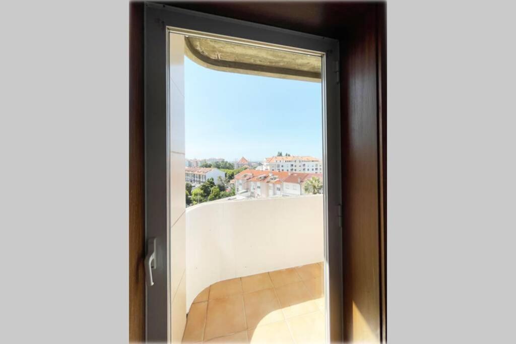Yellow House Aveiro Smart Tv And Garage Esterno foto