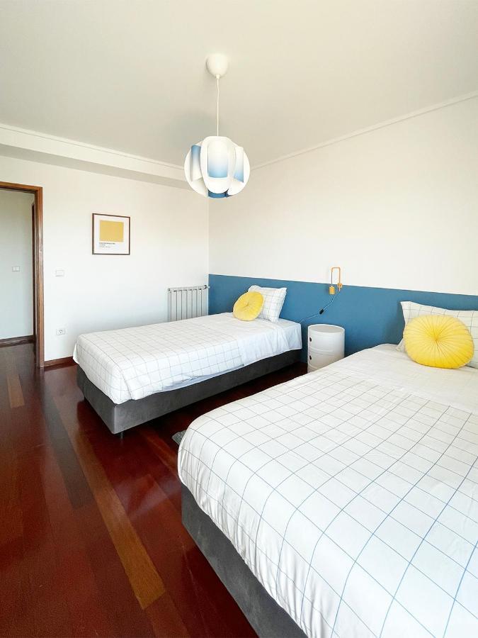 Yellow House Aveiro Smart Tv And Garage Esterno foto