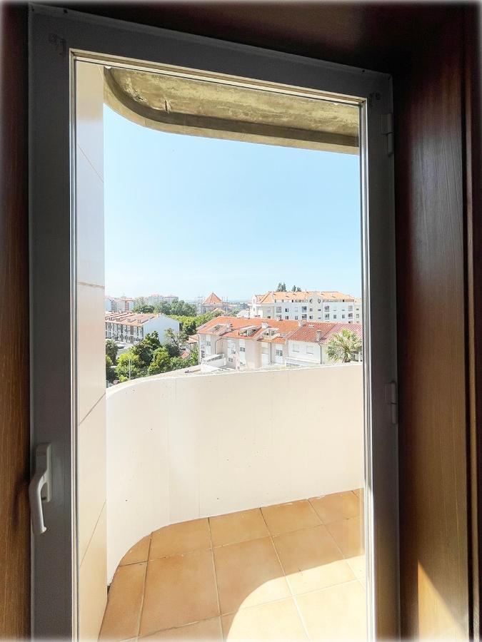 Yellow House Aveiro Smart Tv And Garage Esterno foto