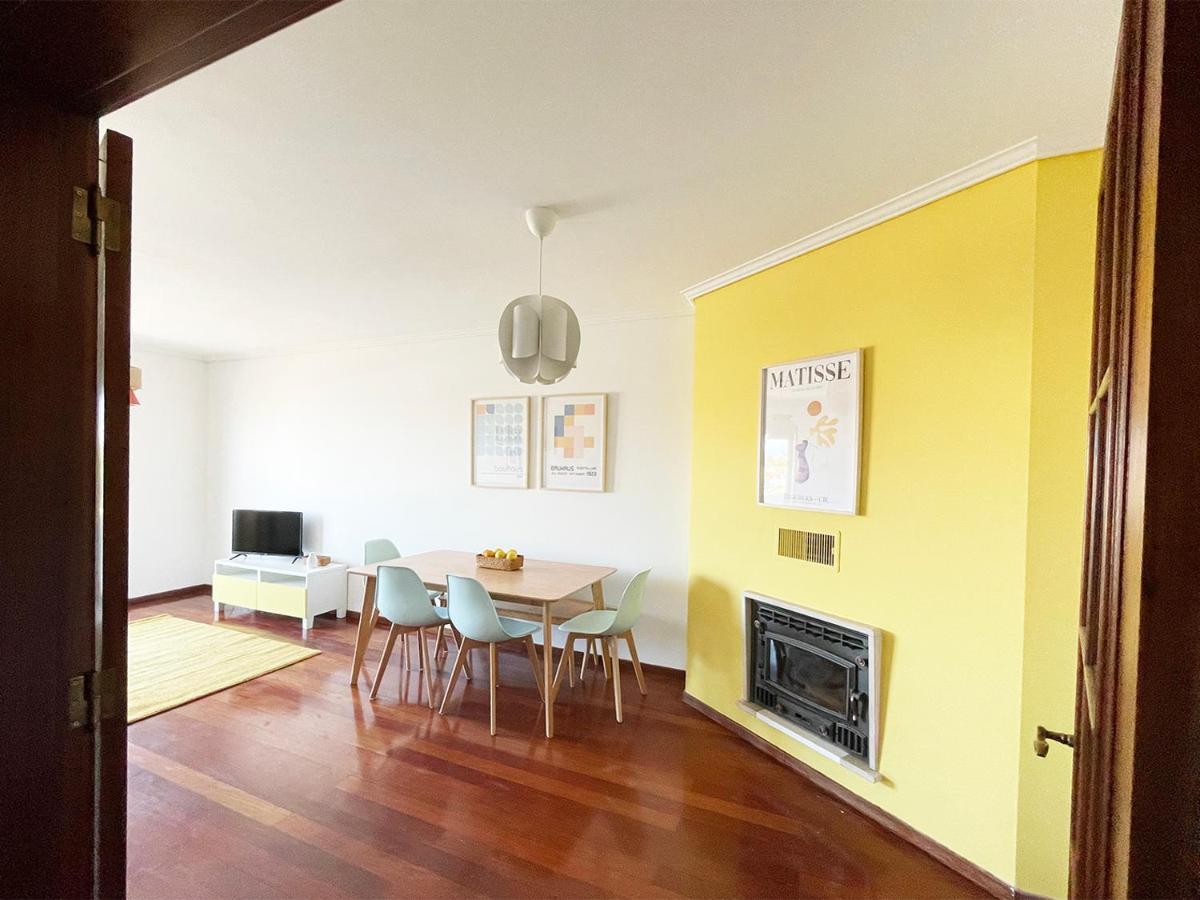 Yellow House Aveiro Smart Tv And Garage Esterno foto